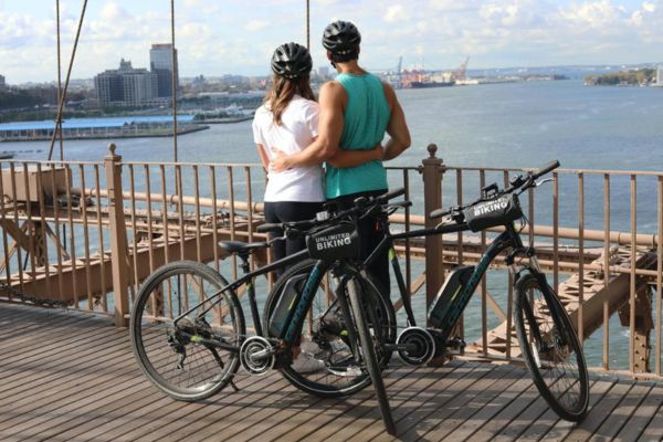 PASSEIO AUTOGUIADO DE BICICLETA ELÉTRICA PELA CIDADE