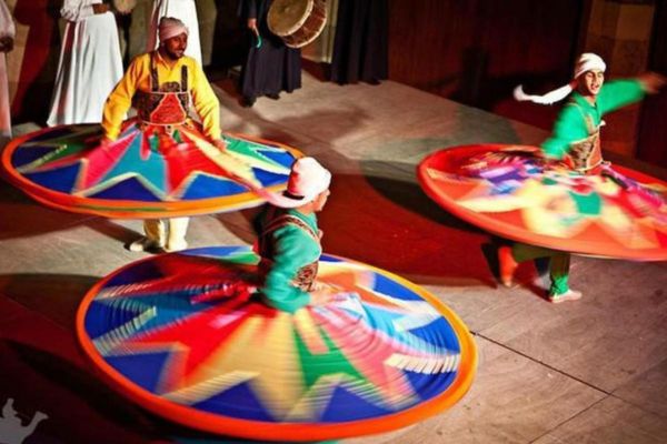 EL TANNOURA SHOW TRADICIONAL EGÍPCIO
