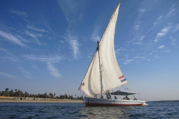 DUAS HORAS PELO RIO NILO FELUCCA