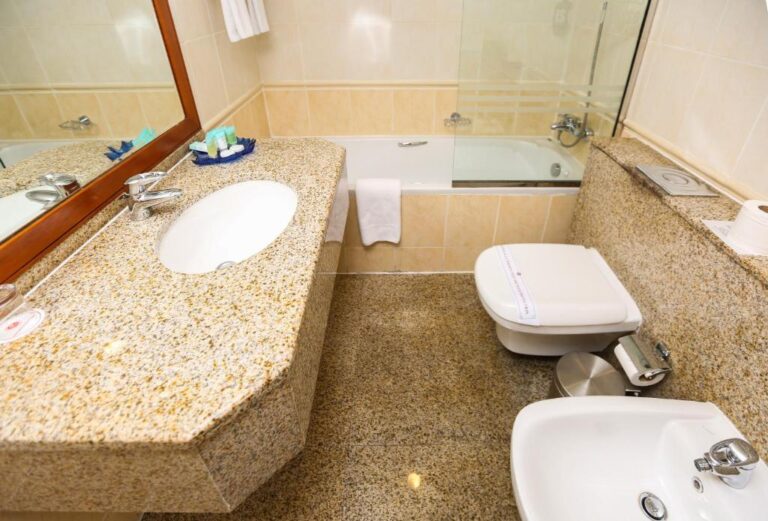 ROYAL HOTEL SHARJAH