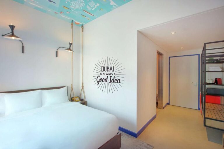 HAMPTON BY HILTON DUBAI AL SEEF