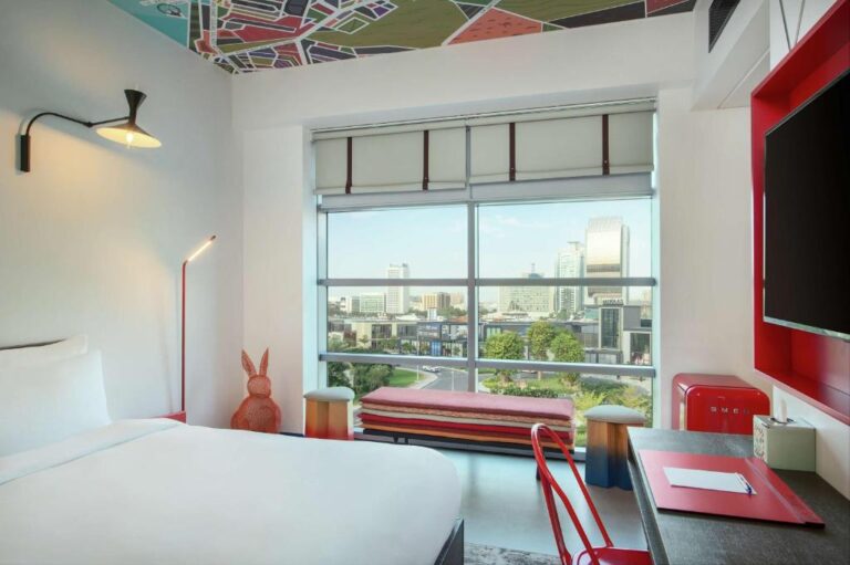 HAMPTON BY HILTON DUBAI AL SEEF