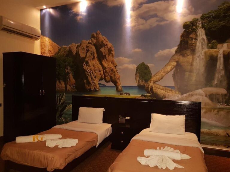 Cairo Paradise