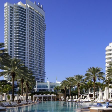 REMOVER - Fontainebleau Miami Beach Private Luxury Suites
